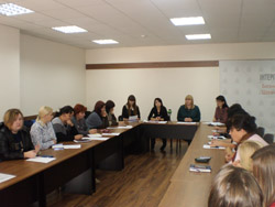 26 жовтня 2015 року розпочався трьохденний семінар на тему «Прийомні сім’ї та дитячі будинки сімейного типу: проблеми та перспективи» для працівників центрів соціальних служб для сім’ї, дітей та молоді області.